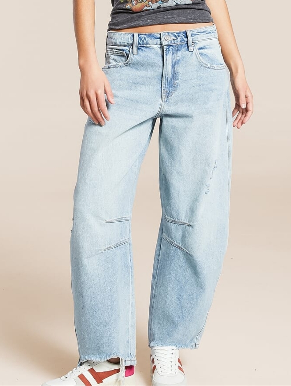Light Wash Wide Leg Jeans - Women